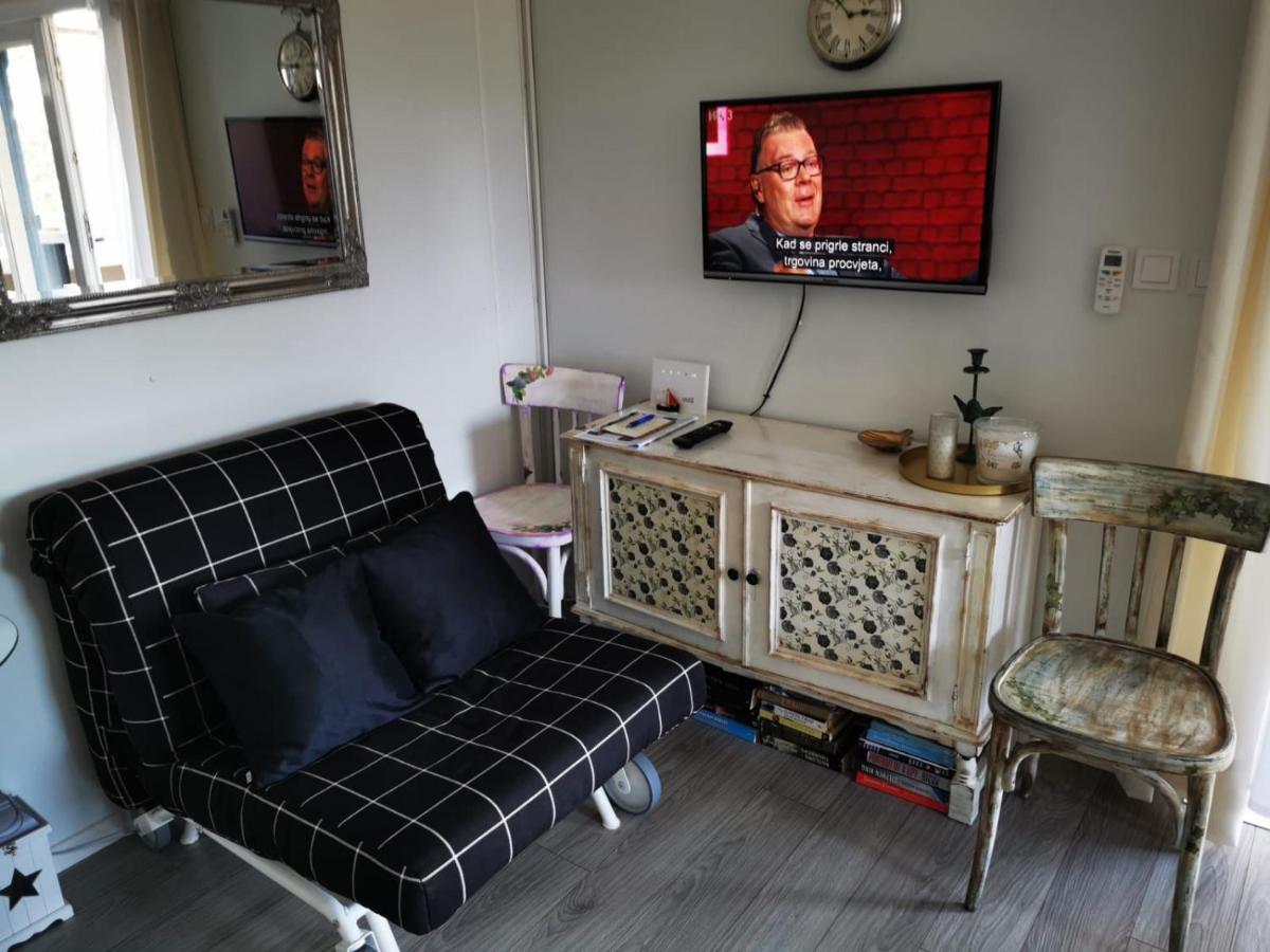 Studio Apartment Rosemary Ровинь Экстерьер фото