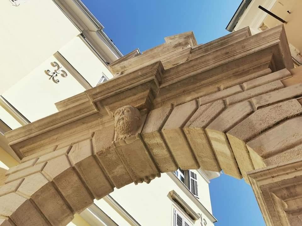Studio Apartment Rosemary Ровинь Экстерьер фото
